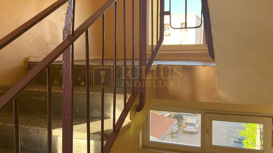 Garsoniera in zona UMT, amenajata modern. - Poză 14