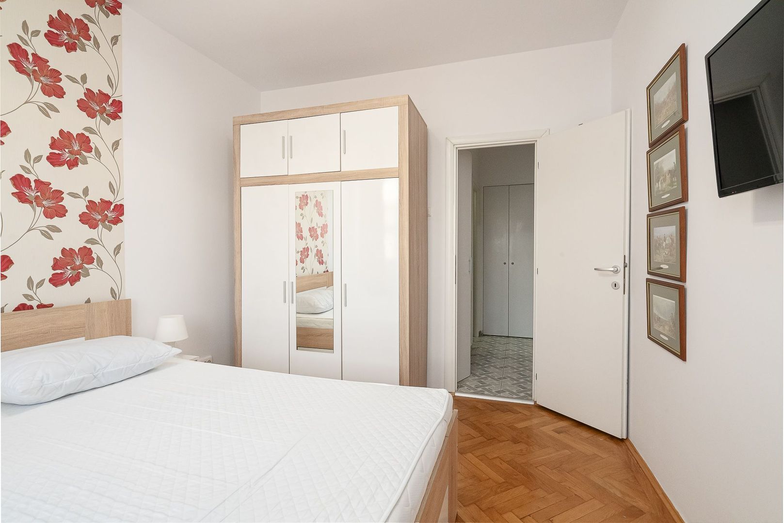 Apartament 2 camere distanta 5 min de Metrou Piata Romana Comision 0% - Poză 6