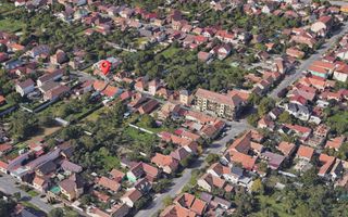 Teren cu front stradal de 14m. Vecini de calitate în Pârneava. - Poză 1