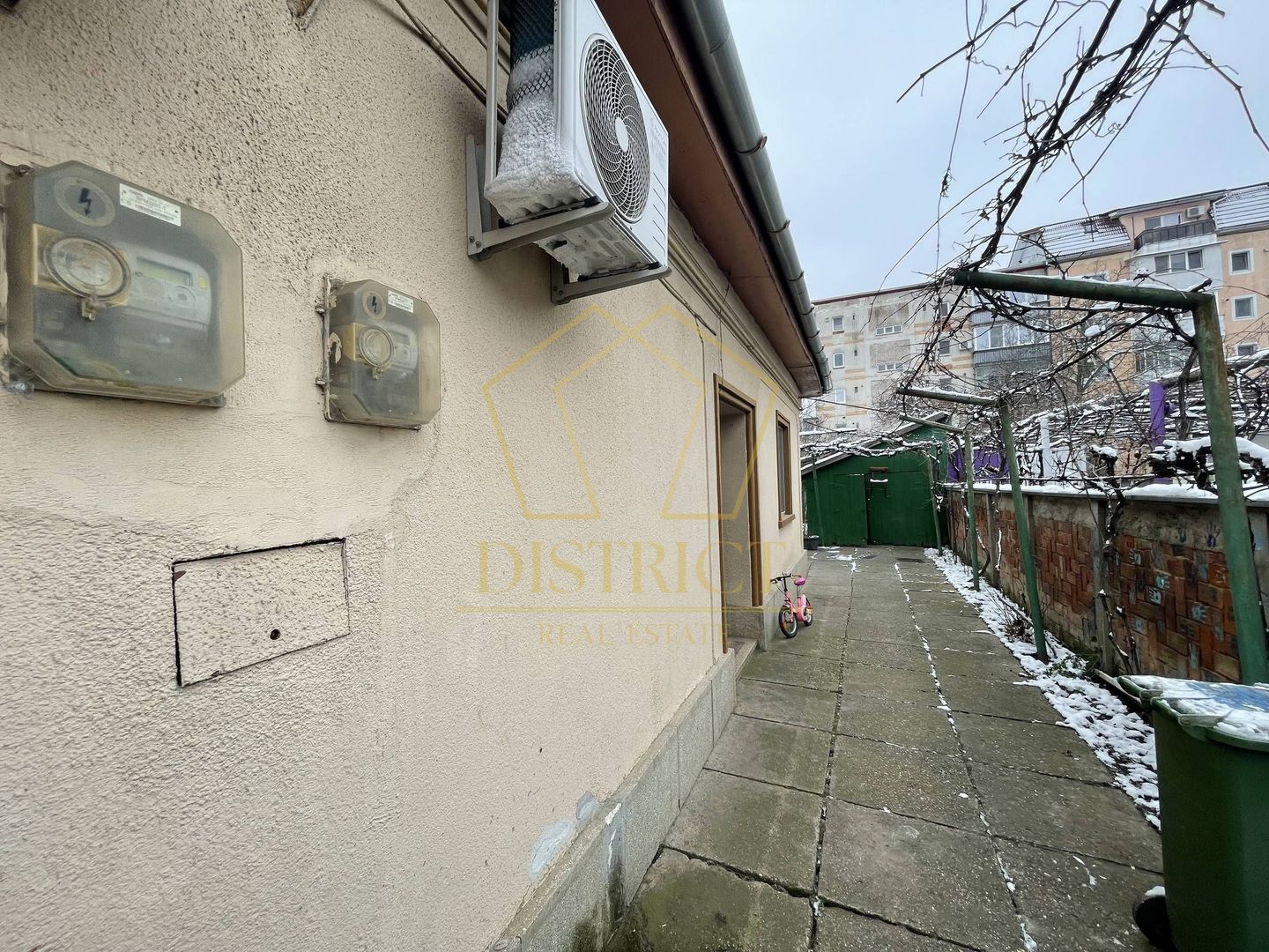 Casa cu 2 spatii comerciale si 2 apartamente | zona Lipovei - Poză 1