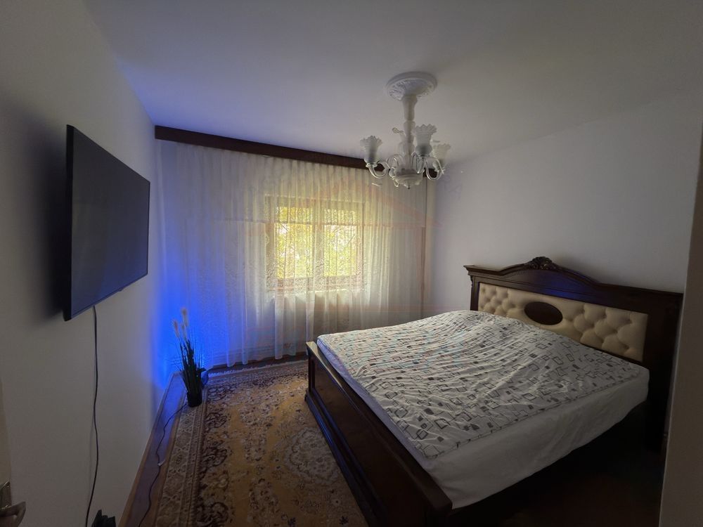 Apartament 3 camere decomandate, etaj 2 – zona Piata Centrala - Poză 1