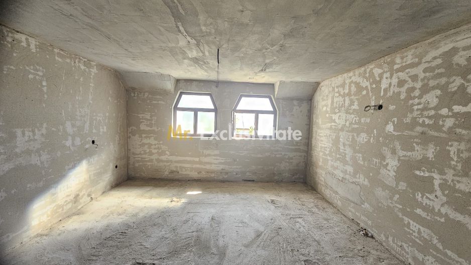 Vila generoasa cu piscina,garaj subteran si curte cu terasa-Turda - Poză 11