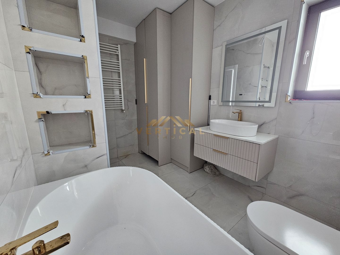 Vila 4 camere in centrul comunei Berceni - Poză 13