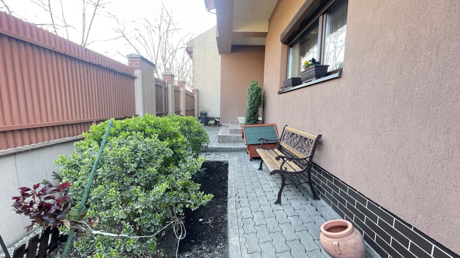 Casa eleganta si luminoasa,situata in zona de case -Mehala - Poză 41