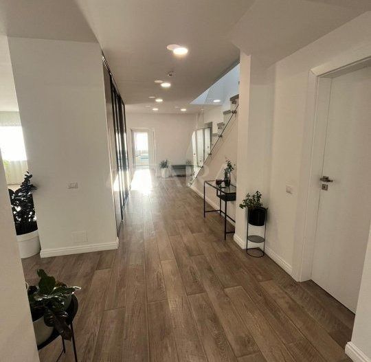 Casa spectaculoasa, zona privata, finisaje de lux. - Poză 5