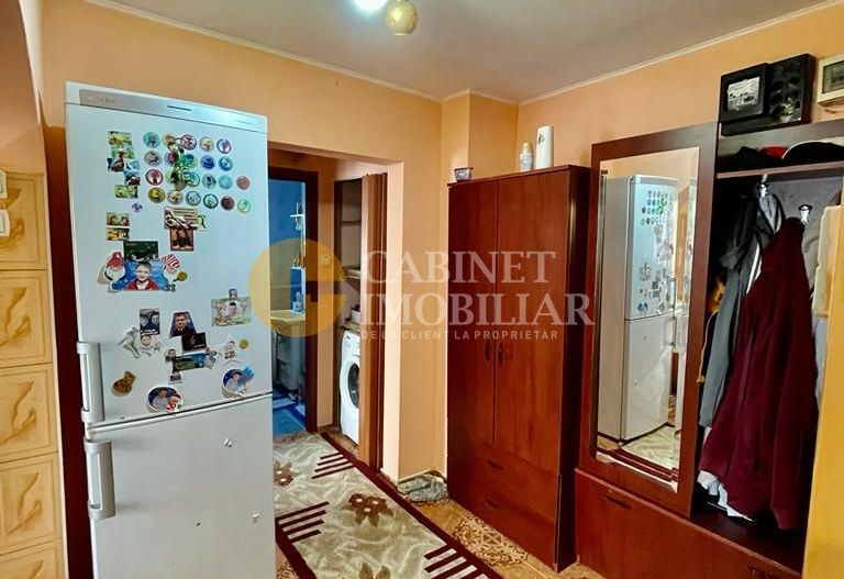 Etaj 2 Apartament 2 Camere Decomandat LIDL-Nicolina Bloc 1983 - Poză 3