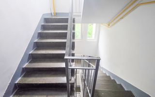 Apartament intim de 3 camere, complet mobilat și utilat + centrala - Poză 13