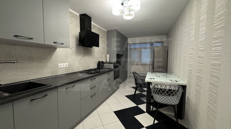 Chirie, apartament, 3 camere, str. Petru Movilă, Centru - Poză 1