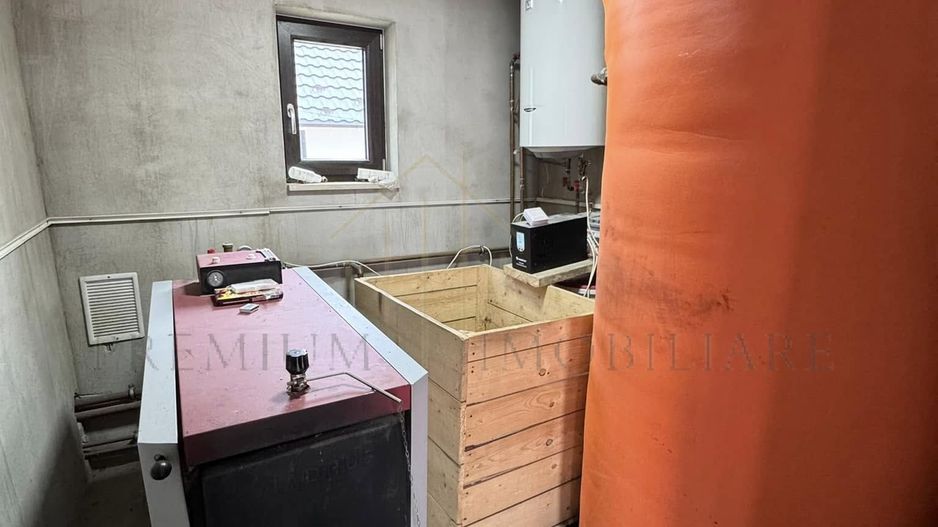 Vila de Lux la 13 km de Onesti - Poză 14