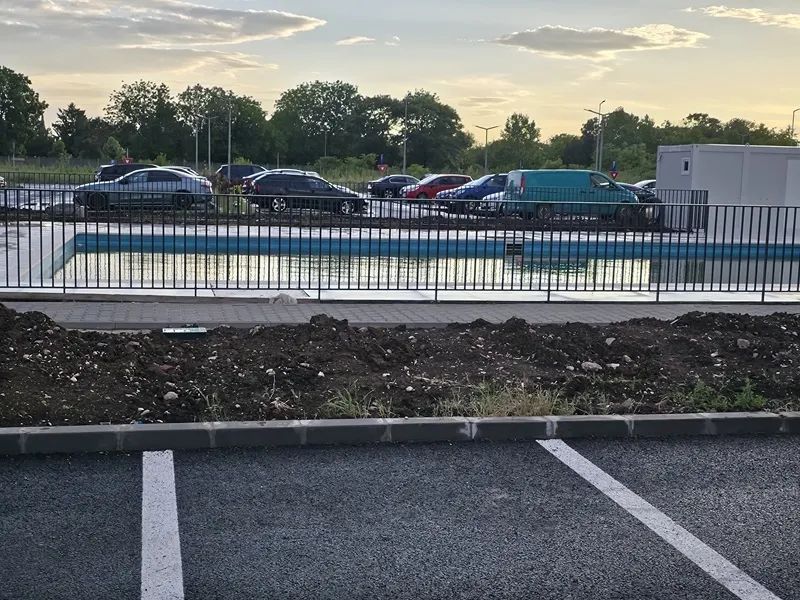 Apartament nemobilat, zona Prelungire Ghencea + 2 locuri de parcare - Poză 4