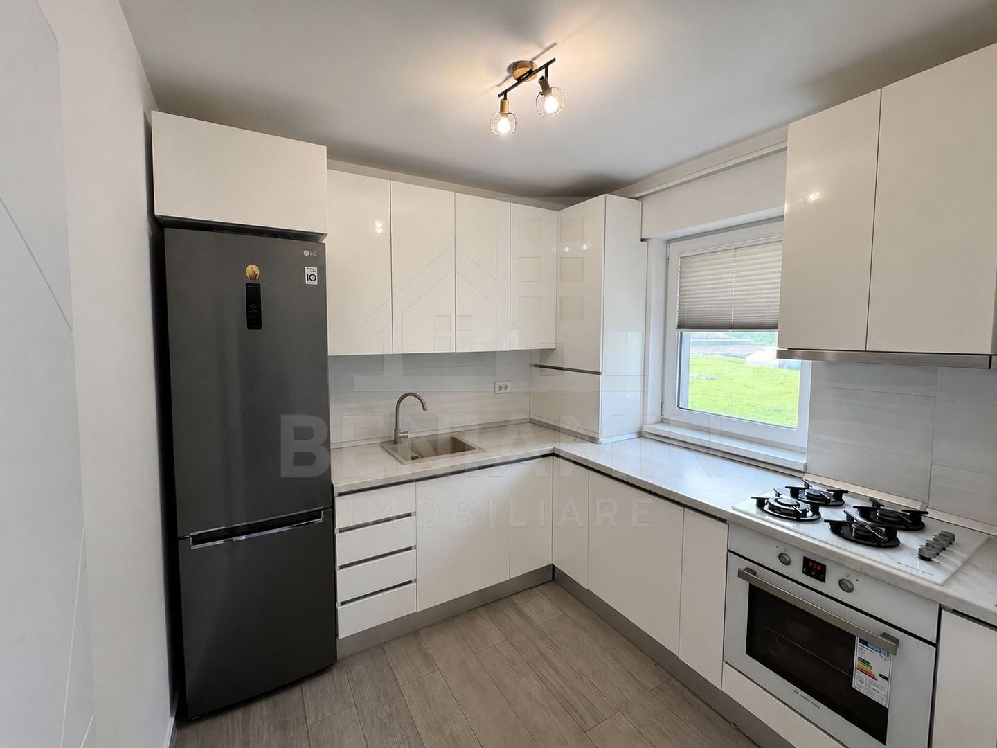 Apartament-3 Camere-2 Bai-106mp-Parcare subterană+Boxa-Soho Residence - Poză 2