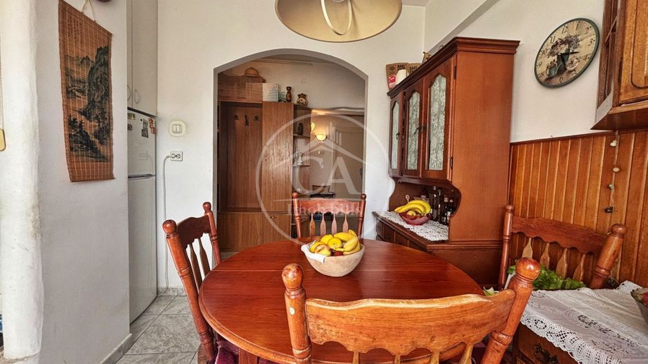 Apartament de vanzare cu 3 camere in zona Dacia Oradea - Poză 8