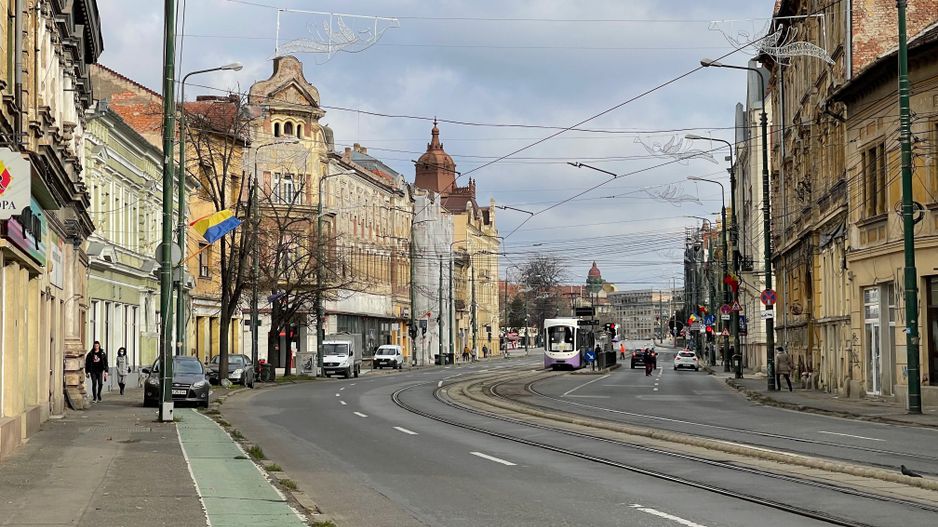 Cladire cu multiple spatii comerciale | P-ta Maria - Sinaia | 1425 MP - Poză 9