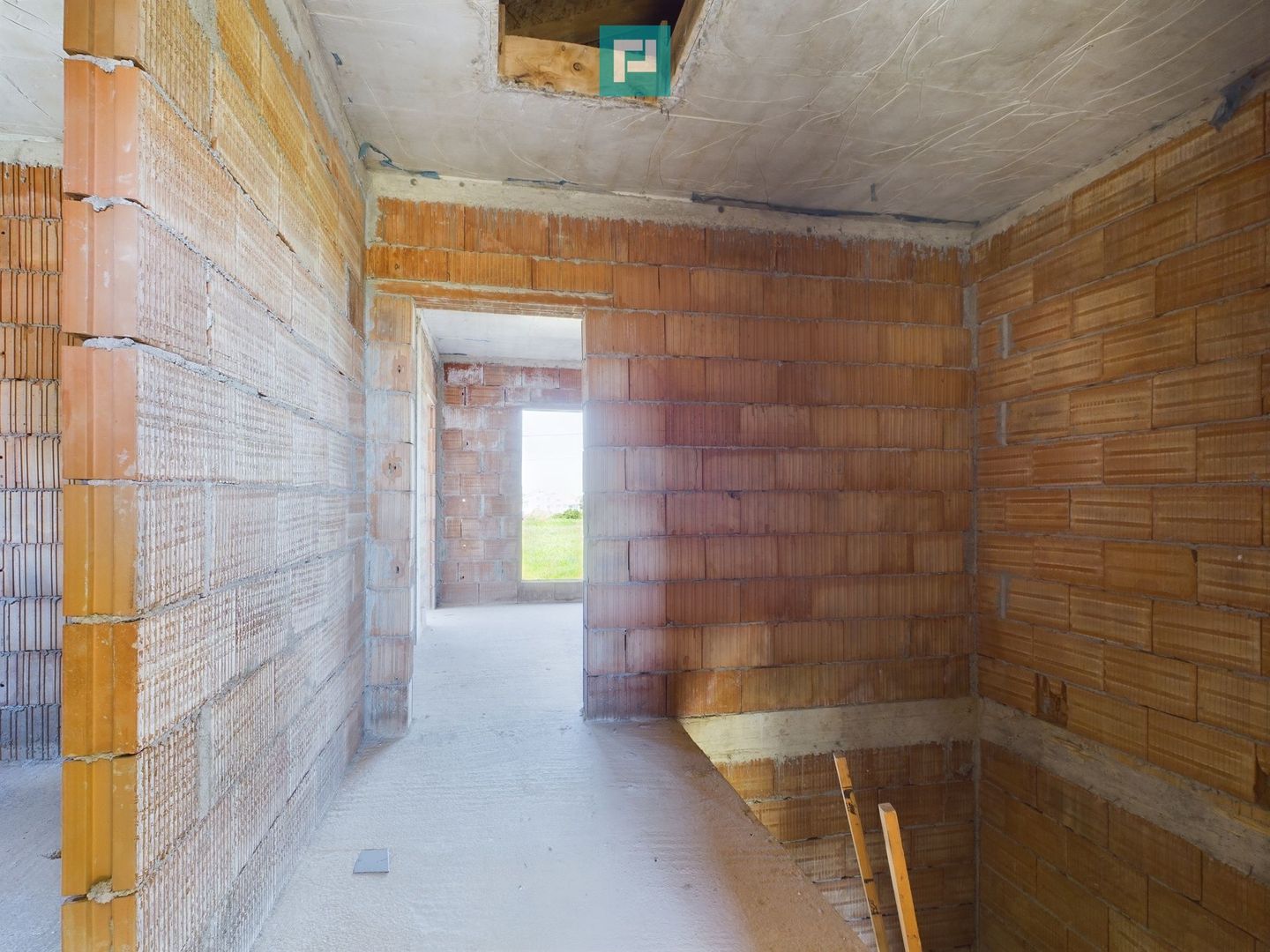 Duplex în Moșnița Nouă, în spate la Castel - Poză 20