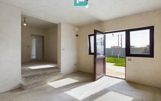 Casă la gri în Livada - Poză 3