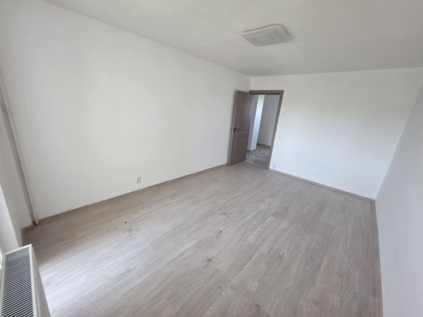 Apartament 2 camere, Bld. Brancoveanu, zona Huedin. - Poză 5