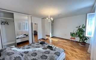 Apartament spatios cu 3 camere | 100 mp | Balcon | Curte | Central - Poză 1