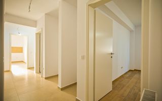 Apartament Intabulat, 3 camere 73 mp/utili+boxa, Tractorul - Poză 2