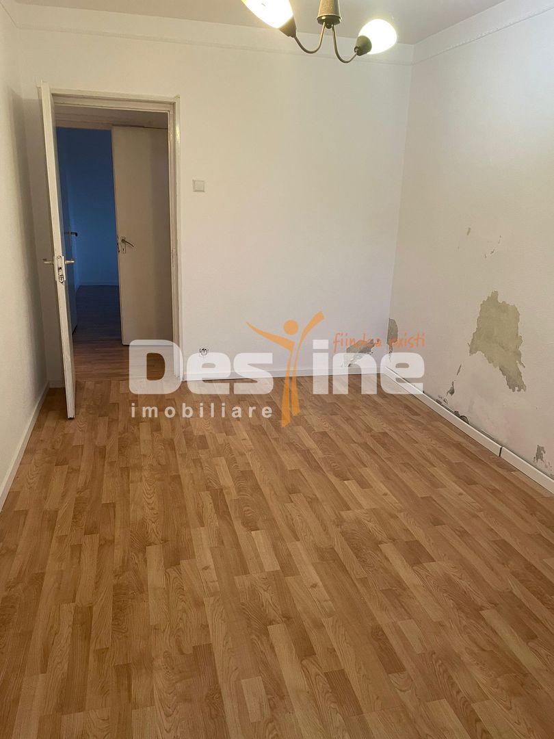 Apartament 3 camere semidecomandat , Bd. 1 Mai ,Sector 6 , - Poză 2