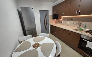 Apartament cu 3 camere, balcon și parcare – zona Panemar, Florești. - Poză 3