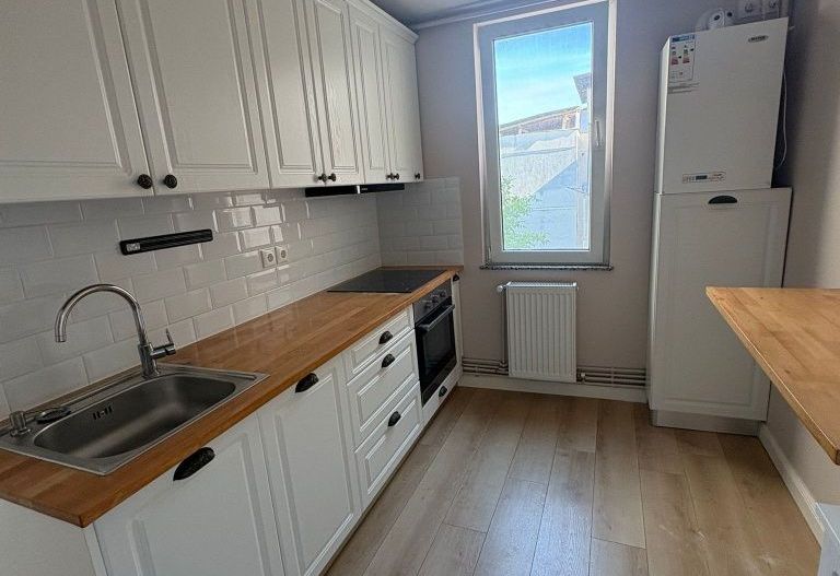 Vând apartament 2camere zona Carpați 1. - Poză 3