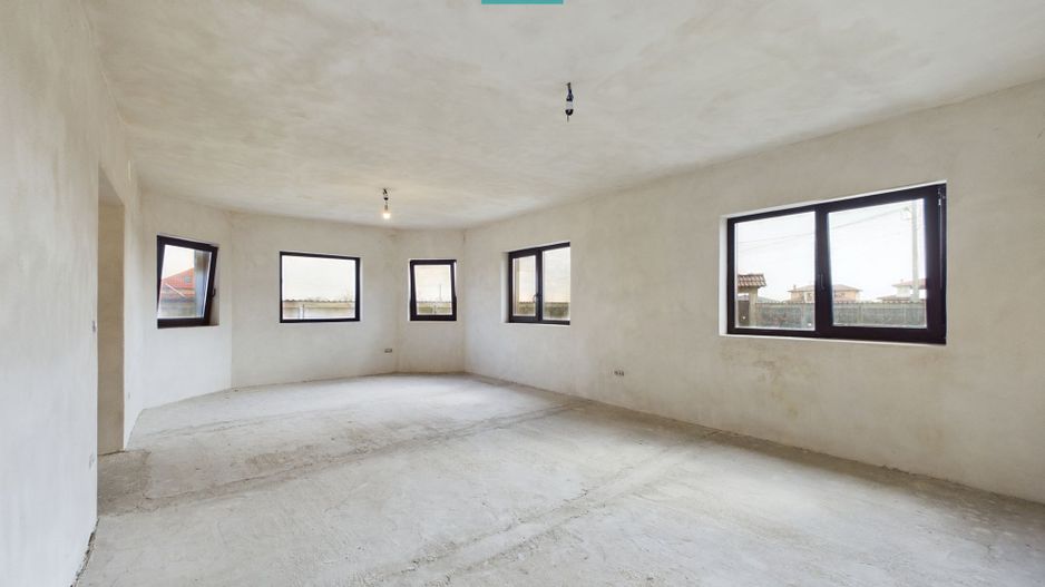 Casă la gri în Livada - Poză 4