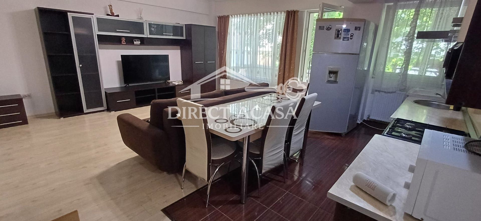 Apartament cu 3 camere de inchiriat-str Suceava-Cartierul Dambu - Poză 2
