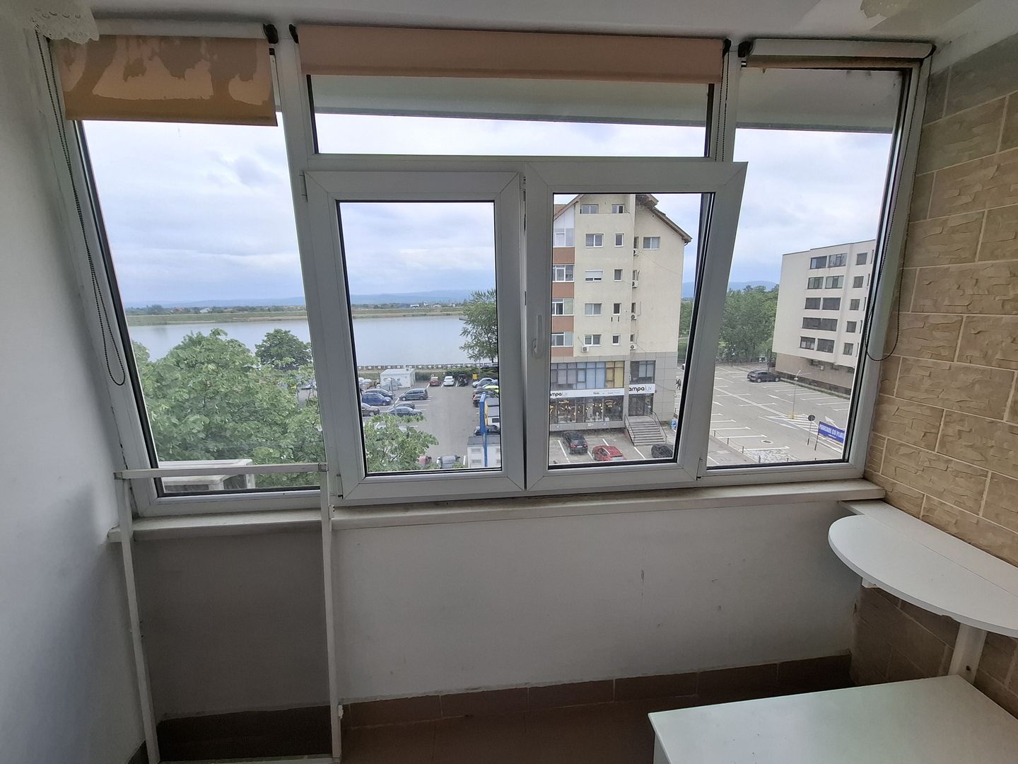 Apartament 3 camere decomandat insula de agrement - Poză 3