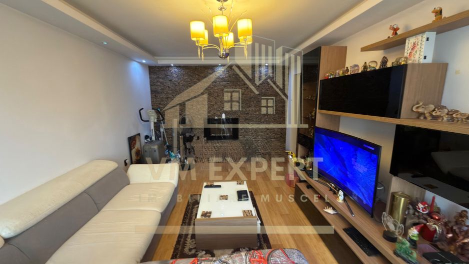 APARTAMENT 3 CAMERE ETAJ 3 VIȘOI CAMPULUNG - Poză 3