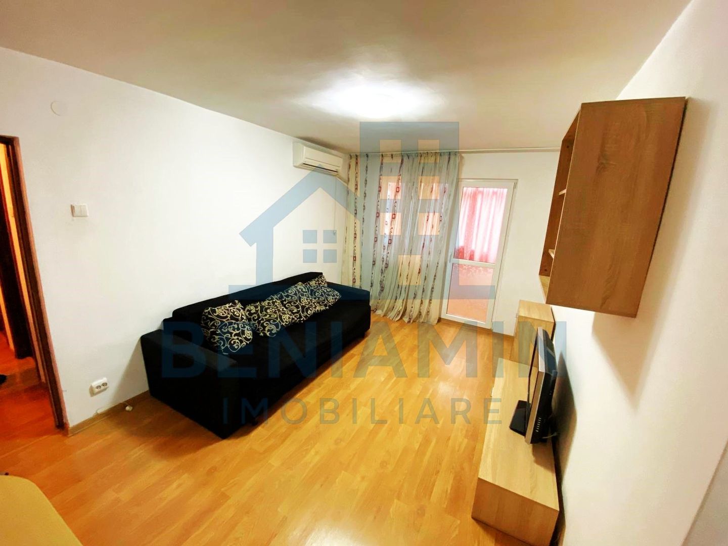 Apartament 3 camere Craiovita, etaj 3, teava de gaze - Poză 1