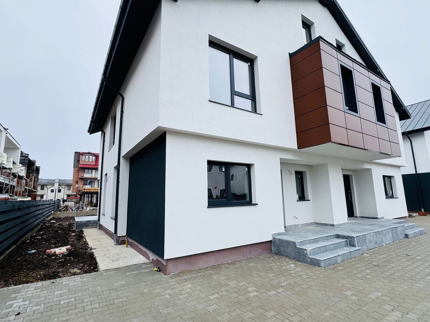 Vile Otopeni 23 august 5 camere, TOATE utilitatile - Poză 2