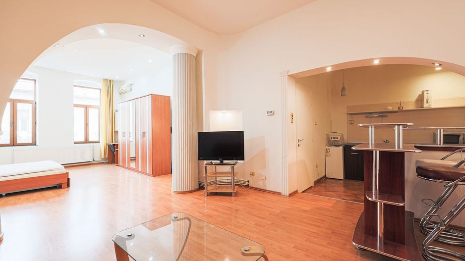 De închiriat apartament ultracentral - Str. Crișan - COMISION 0% - Poză 3