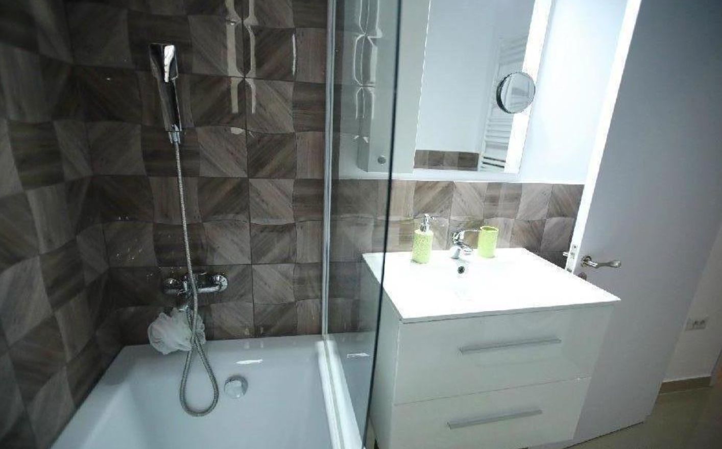 Apartament 2 cam. 45 mp utili et. 4/5 An 2017 Mamaia nord aproape de  plaja - Poză 9