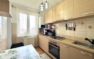 Vânzare apartament 3 camere mobilat,  parcare inclusă , Cartier Noua - Poză 13