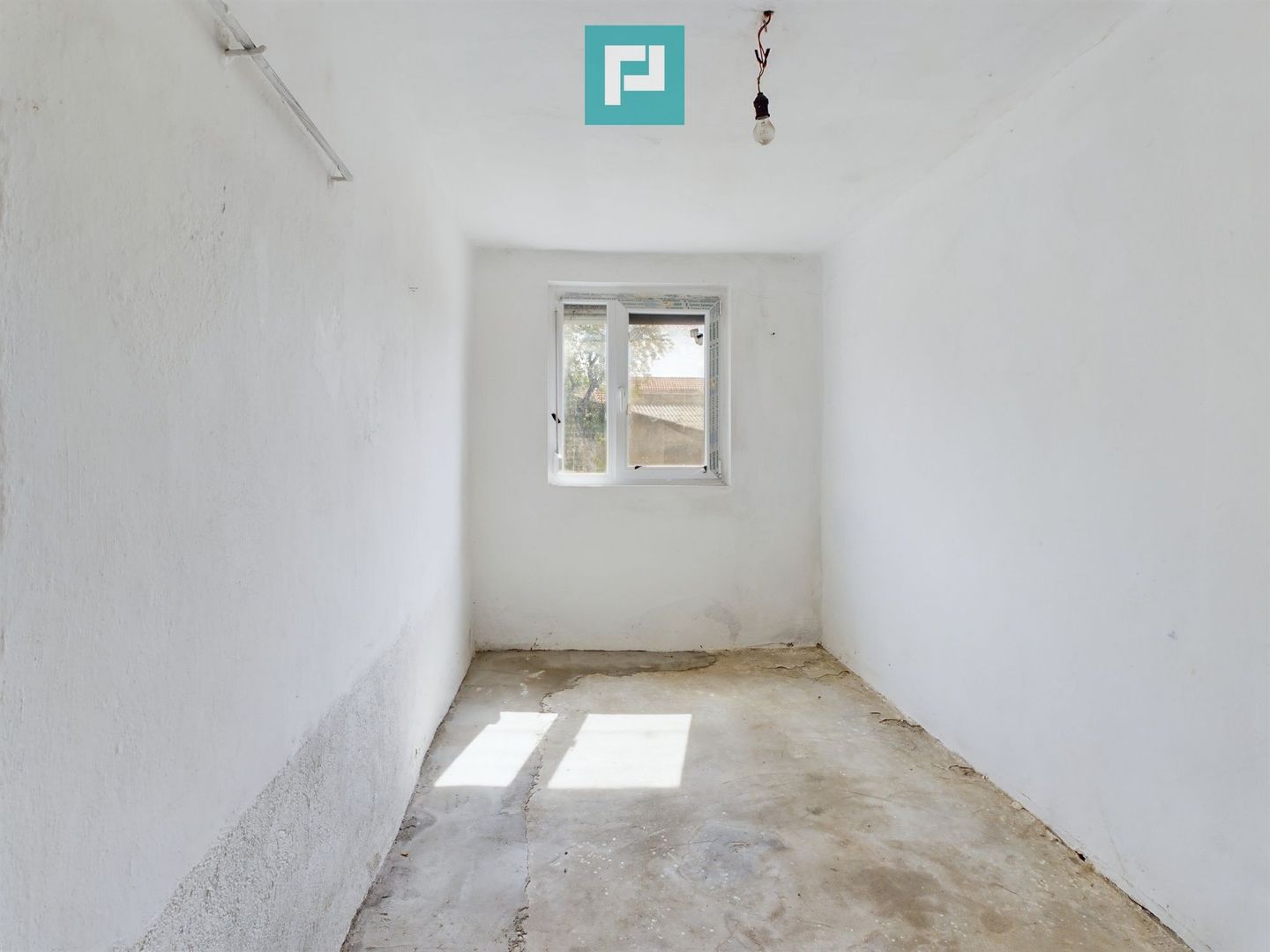 Casă cu 3 camere de vânzare în Bujac - Poză 8