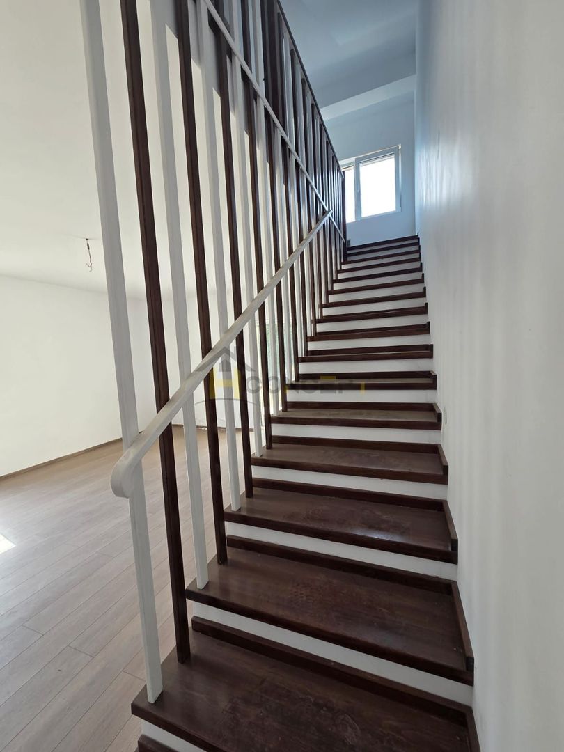Vila spatioasa 4 camere Str Sperantei Mutare imediata - Poză 6