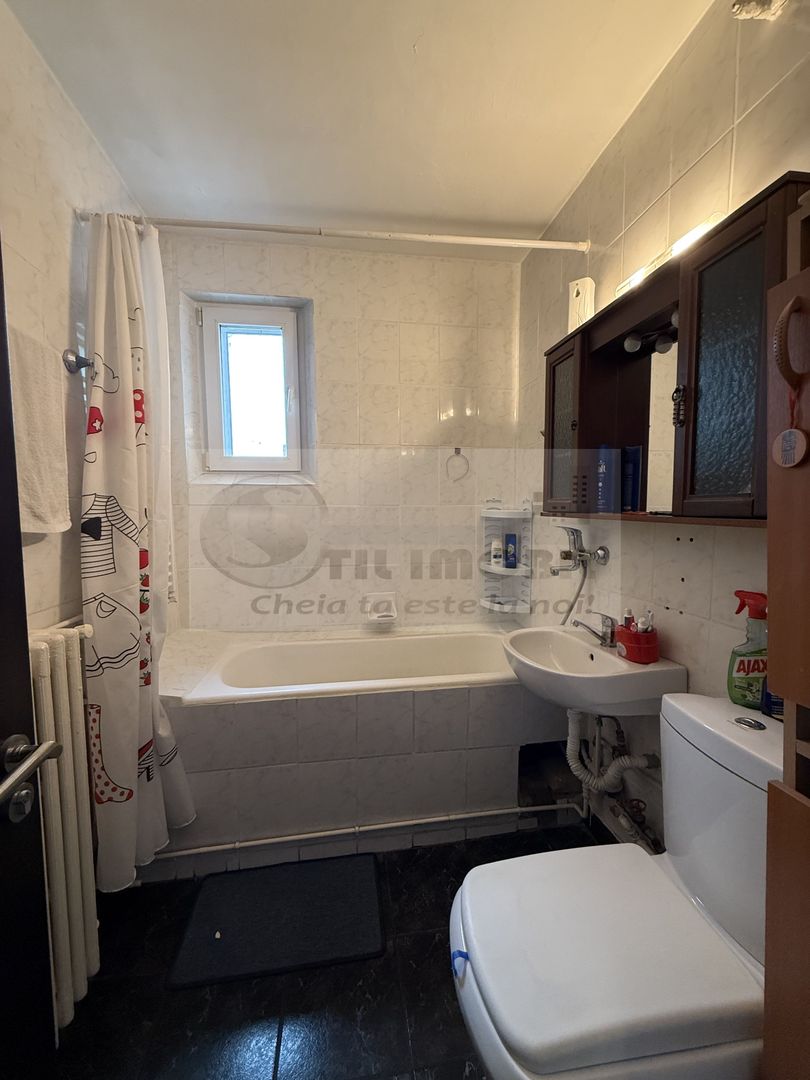 2 CAMERE TATARASI SCOALA 4 IONET TEODOREANU , GEAM LA BAIE, CENTRALA. - Poză 9