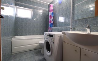 Aradului; decomandat, bucatarie inchisa. Parcare privata inclusa. - Poză 17
