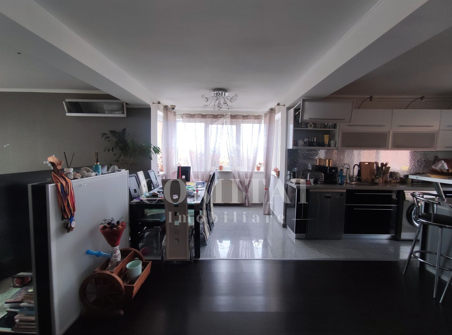 APARTAMENT DE VÂNZARE | TERASĂ 11 MP + PARCARE | BLOC TIP VILĂ - Poză 3