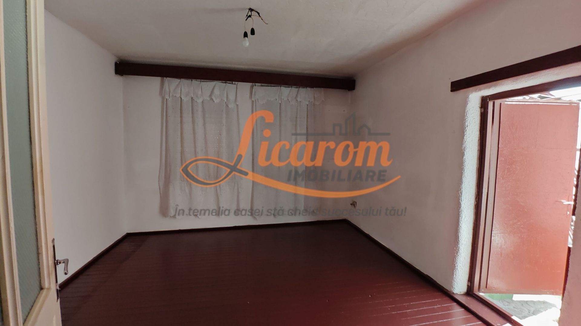 Blumana Proprietate singur in curte,2 corpuri de casa, fara amenajari - Poză 3