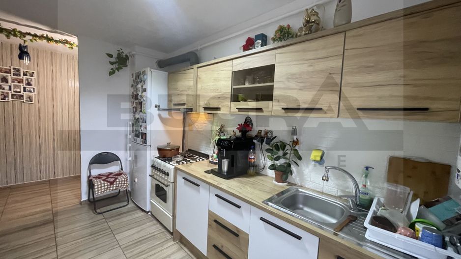 Apartament de 3 camere, decomandat, 74mp, zona Centrala Apahida - Poză 2