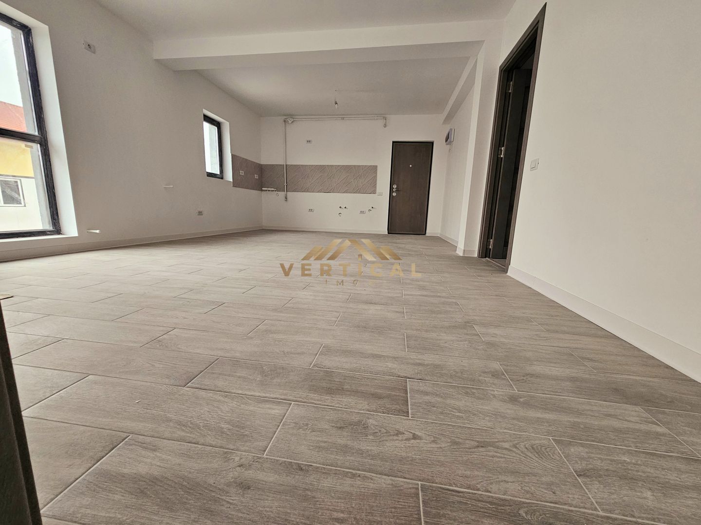 Apartament 2 camere in centrul comunei Berceni - Poză 2