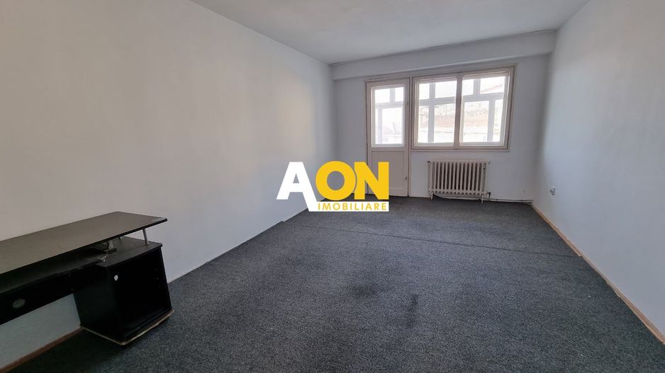 Apartament 3 Camere Decomandat, Bloc cu Lift, Zona Centru - Poză 4