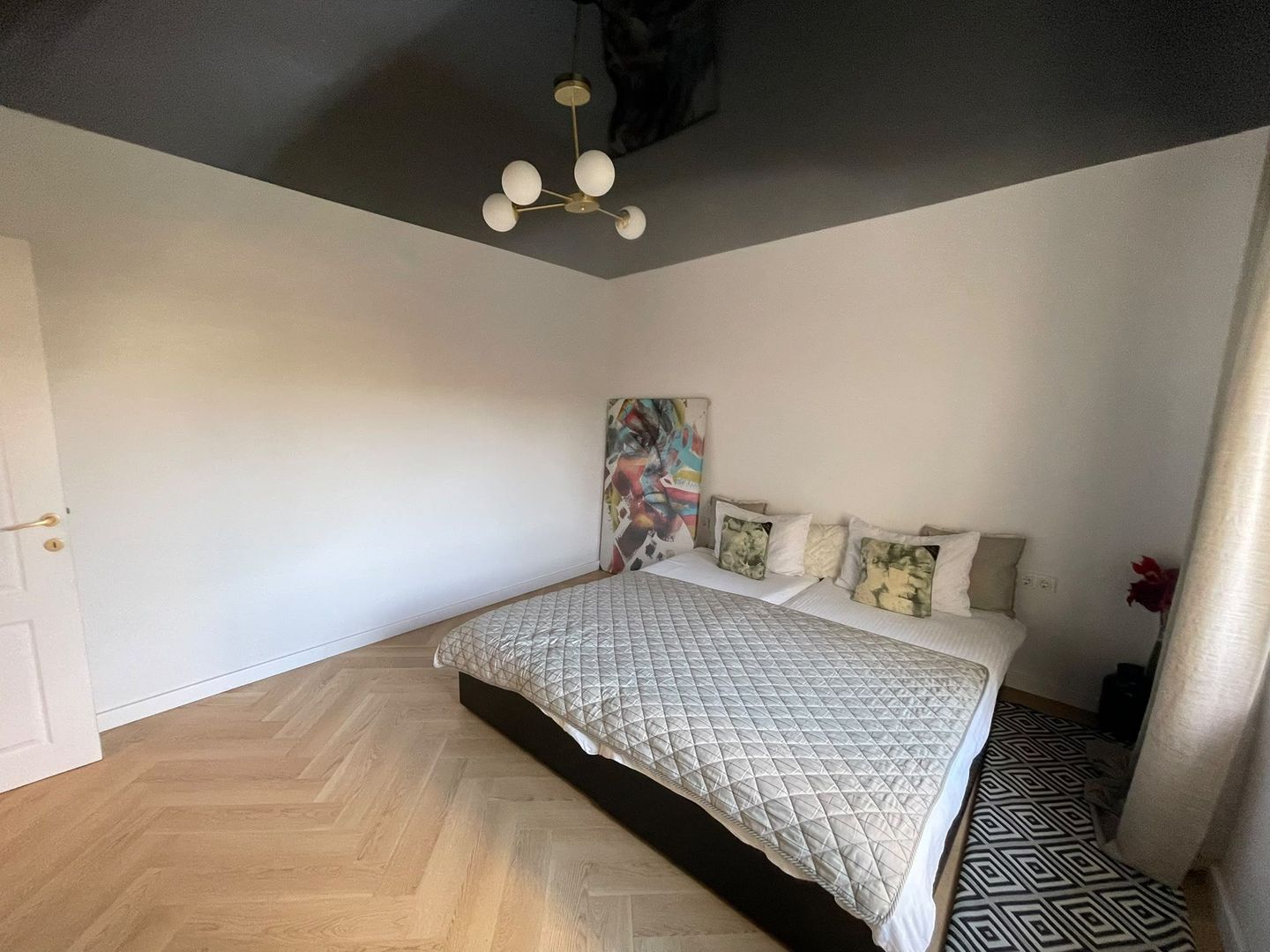 Casă parter, luminoasă, – vizavi de Spitalul Județean-369.000 EURO neg - Poză 12