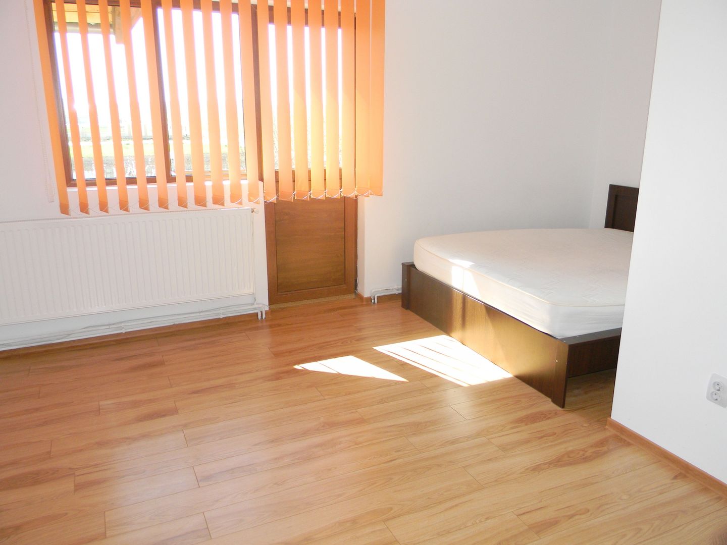 Vila mobilata si teren 1200mpBrasov-Harman - Poză 4