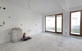 Apartament de vanzare 3 camere + curte 75mp***Domenii - Poză 3