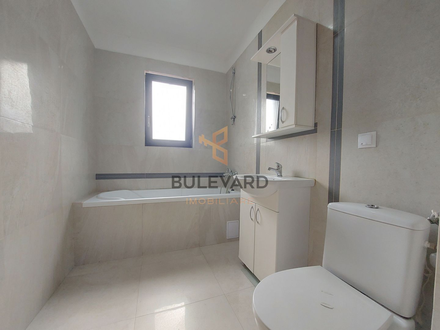 Apartament cu 2 camere decomandate+parcare subterana! - Poză 8