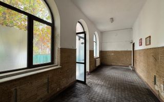 Imobil comercial si piscina functioala Piata Victoriei - Poză 3