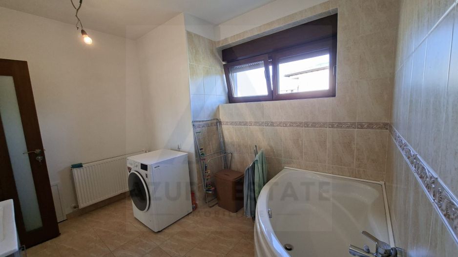 Casa intabulata 5 camere 2 bai si curte generoasa in Bavaria Park - Poză 6