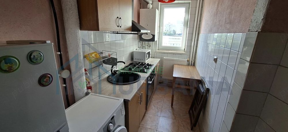 Apartament 3 camere de închiriat în zona 28 Alexandru cel Bun, etaj 4/10, cu lift - Poză 1